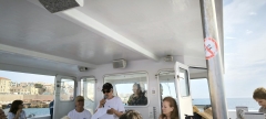 Marc lit sur le bateau.JPG
