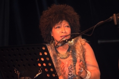 Marsiglia cantante nera Chanteuse kabyle.jpg