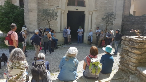 LIRE SUR LE PARVIS.jpg