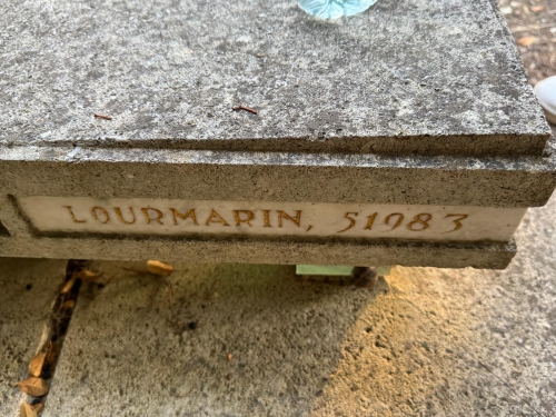 lourmarin 51983 détail TOMBE CGGR.jpeg
